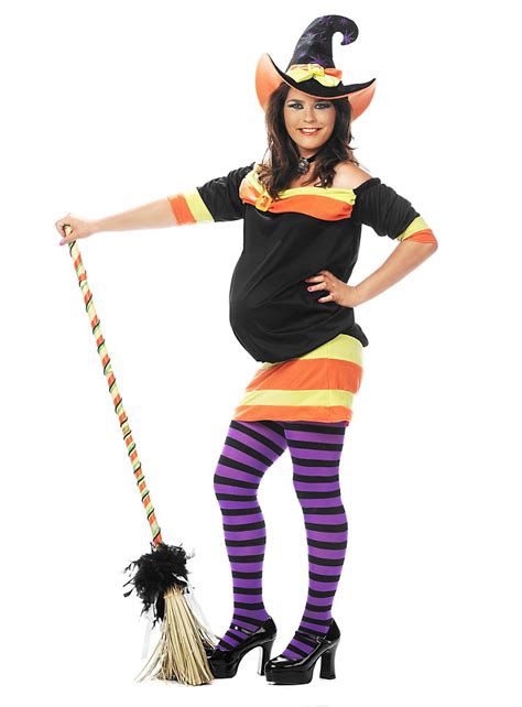 Witchy pregnancy outfit